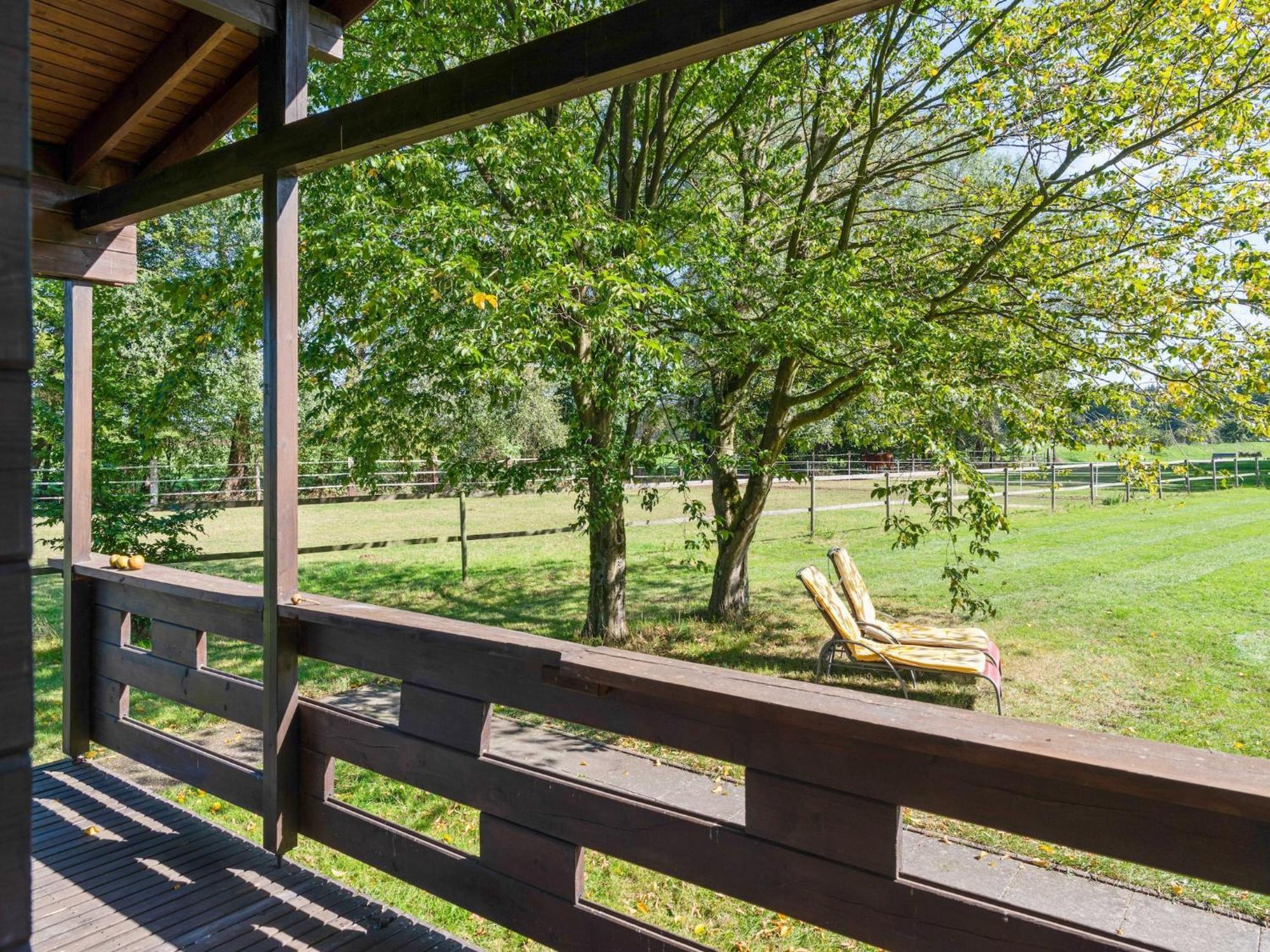 Holiday Home On A Horse Farm In The L Neburg Heath Eschede Bagian luar foto